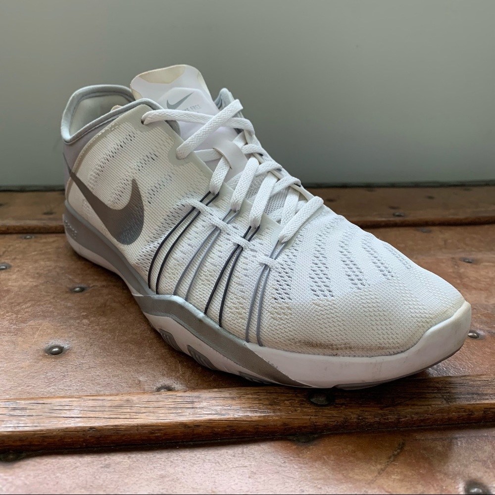 Nike Free TR 6 Training Shoes 
Style # 833413-100